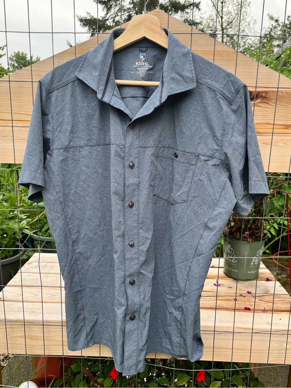 Kuhl Mens medium Optimzr‎ Button Up Short Sleeve Shirt Tapered Fit Hiking Camp